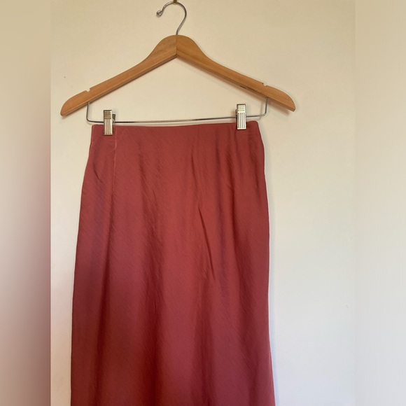 Midi length silky rust skirt - Picture 2 of 5